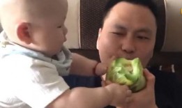 躺着吃瓜的小孩,瓜田里的童年时光