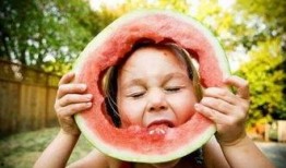 吃瓜团子的人在哪,探寻吃瓜团子爱好者分布之谜