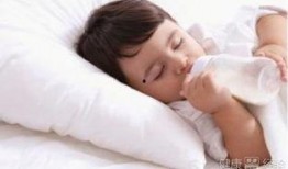 躺着吃瓜的小孩,瓜田里的童年时光