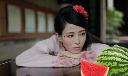 宫女吃瓜记,宫女吃瓜记揭秘宫廷秘闻