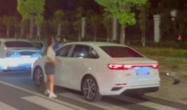 坐后排吃瓜,揭秘娱乐圈幕后风云